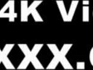 Madrastra y padrastro enseñan a hijastra técnicas para complacer verga en misionero y perrito con tetitas en POV tabú