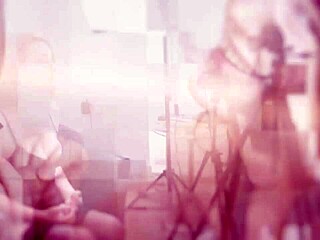 Gadis British Tetek Besar 18+ Lancap Jari Sampai Orgasma?