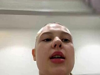 How Wildly This BBW Teen Masturbates In Changing Room With Wet Pussy!