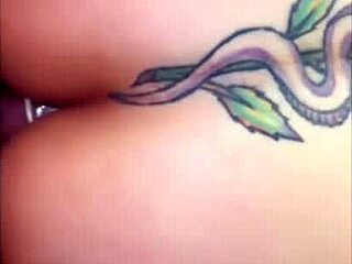 Venezuelan woman's emotional take on lovers