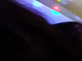 Esposa Brincando Com O Novo Brinquedo Dela No Sexo Anal?