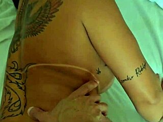 kalena mitrak watches seguidor batendo uma punheta enquanto levo rola in homemade bedroom doggystyle