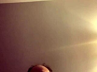 Infamous enjoys making herself cum in the living room with solo masturbation and flashing game