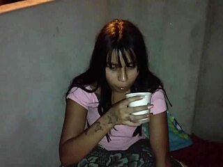 Dejo Quedar En El Porche De Mi Casa A La Puta De La Esquina Y Esta En Agradecimiento Me Folla Rico