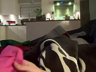 Infamous enjoys making herself cum in the living room with solo masturbation and flashing game