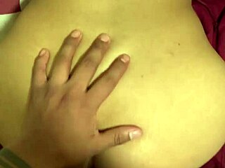 Poniéndola de perrito con mi esposa en video casero amateur.