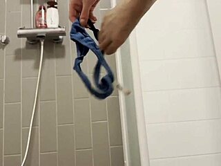 Sexo amateur en la ducha, his dick came quick feeling my wet pussy.