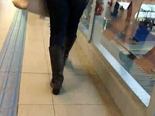 jaqueta e bota no trem with those tight jeans and boots making legs look so tempting