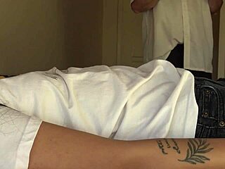 Belly button fetish rub