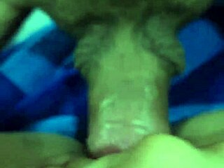 mi mejor amiga se masturba y luego cabalga mi verga sin condon con desesperacion