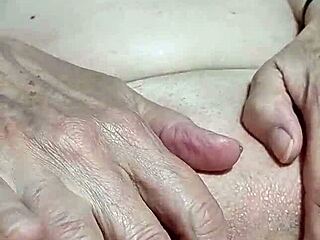 housewife squirts from her pissy pee hole releasing amber nectar flow