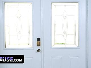 Freeuse Milf - Ebony Goddess Offers Pleasure Holes For 5 Star Reviews In Interracial Kitchen Tease