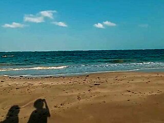 Risky Sex On Public Beach With Big Ass Girlfriend And Monster Cock Almost Caught