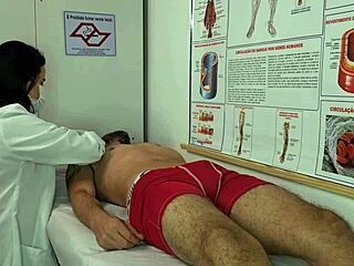 Enfermeira fica excitada com EREÇÃO do PACIENTE!