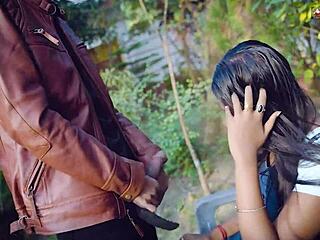 देसी स्टेप सिस्टर ने पब्लिक गार्डन में भाई के बड़े लंड को मुंह में लिया हिंदी ऑडियो