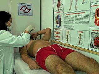 Enfermeira fica excitada com EREÇÃO do PACIENTE!