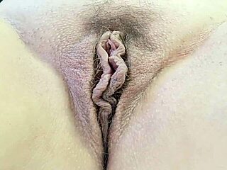 Gorgeous italian milf reaches a fantastic orgasm with terri from honeyplaybox