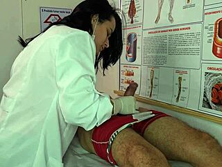 Enfermeira fica excitada com EREÇÃO do PACIENTE!