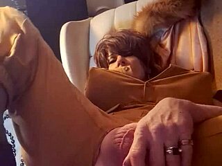 I feel so turned on riding this big ass dildo as fine tranny.