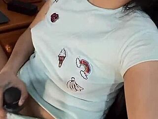 horny and hot she masturbates for you she knows how to cum in squirts maquinasperfectas