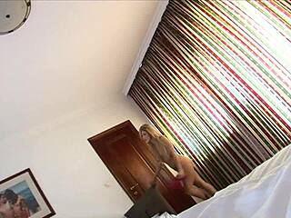 בלונדינית 18+ ברוקלין לי דופקים כוס צמודה מתוקה עם מציצה