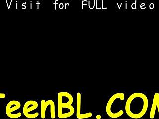 Teen 18+ Sexy Succhia e Scopa Hardcore con Orgasmo Figa Bagnata