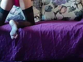 Elegantti kotitekoinen ratsastusvideo kypsältä pariskunnalta alusvaatteissa