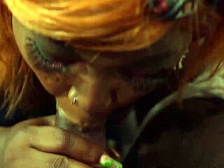 ebony spreads big ass bent over for doggy riding on webcam