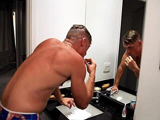 Marido bom faz domination on athletic milf with big clit before working.