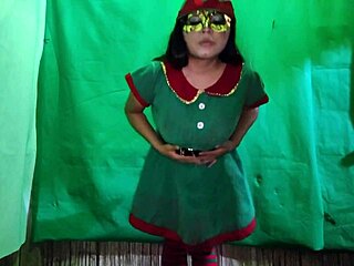 Cochina Duende Hembra De La Navidad Gets Super Hot Waiting For Noche Buena To Find Dirty Macho Inserting Huge Penis In Latina Vagina