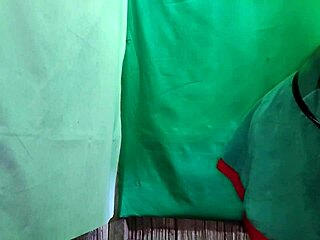 Cochina Duende Hembra De La Navidad Gets Super Hot Waiting For Noche Buena To Find Dirty Macho Inserting Huge Penis In Latina Vagina