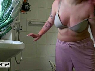 Kinkylilqt Squashes Cake With Ass. She Fucks Herself Using Dildo In Dirty Fetish Solo.