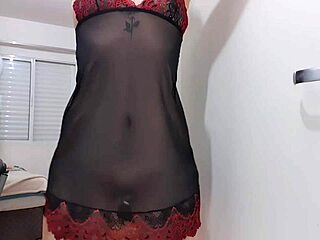 Isoperseinen latinalainen runkkaa monsterimunalla kovassa panotuokiossa