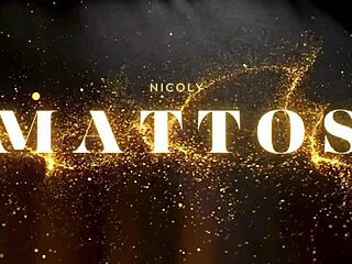 Medica safada medindo a temperatura do cuzinho e da bucetinha com anal toys and fingering