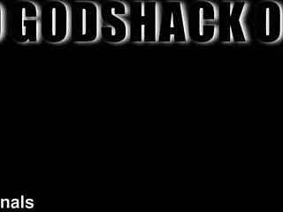 Contrasting Angels of Hardcore 5on2 with Emily Pink and Daniela Ortiz in Intense Action