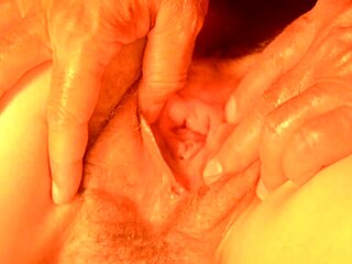 i'm playing with my pussy and putting finger in ass for fun