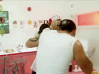 Milf Waitresses Diana Gold And Eva Mercedes Engage In FFMM Foodie Foursome With Blowjobs And Riding