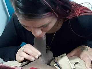 Pozval som si svoje křivulnaté latinské sekretárku domov na rýchly spálňový sex