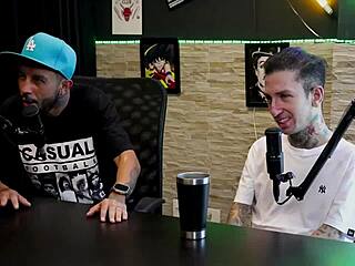 Married couple brings girl home for threesome after years together but offers ass for R$500