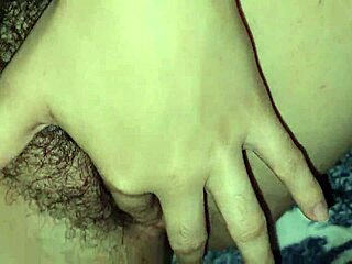 Debela latinska mlada 18+ da sočno dlakavo pičko pastorku bratcu v domačem kreampieju