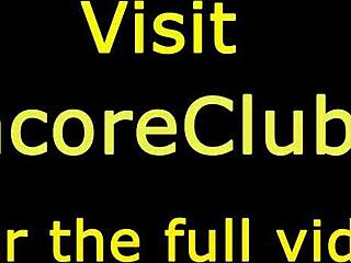 Πορνοστάρ με τεράστια βυζιά γαμιέται με κάλτσες χύσιμο στο στόμα και glamour γκρουπ