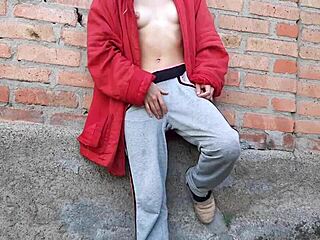 Brunette Masturbates Pussy In Yard Until Neighbors See Lesbian Illusion Girls