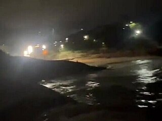 Casada in suruba with three friends on Ipanema beach leaked online!