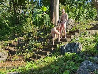 Ngintip Dominasi Ngentot Luar Ruangan di Bawah Matahari