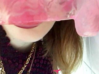 French girl Violette des étoiles gives sloppy blowjob to suction dildo