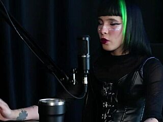 Decidiu investir em conteúdo pornô, foi chamada na direção da escola por vídeo vazado, perdeu virgindade na cama da mãe - Carol RHCP Sheer Red.