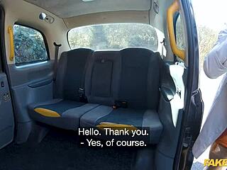 Teksi Palsu Angkat Milf British Tetek Besar Miss Sally Selak Awam Doggystyle Luar