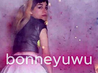 Bonneyuwu Dances in Cute White Skirt with Pigtails