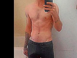 Selfie comp tha channel