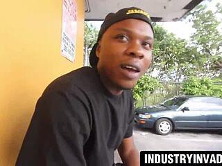 Street Heat - Latina Milf Sucking Off Corner Boy in Public First Time Deepthroat